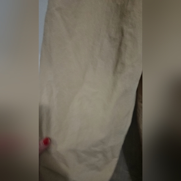 NIKE Women's Sportswear Essential Woven High-Waisted Curve Pants. Tan/cream. XS - Picture 12 of 14